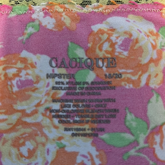 Cacique Intimates & Sleepwear Fun And Flirty Floral Bra And Panty